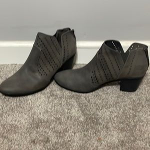 Size 10 Route 66 grey booties
